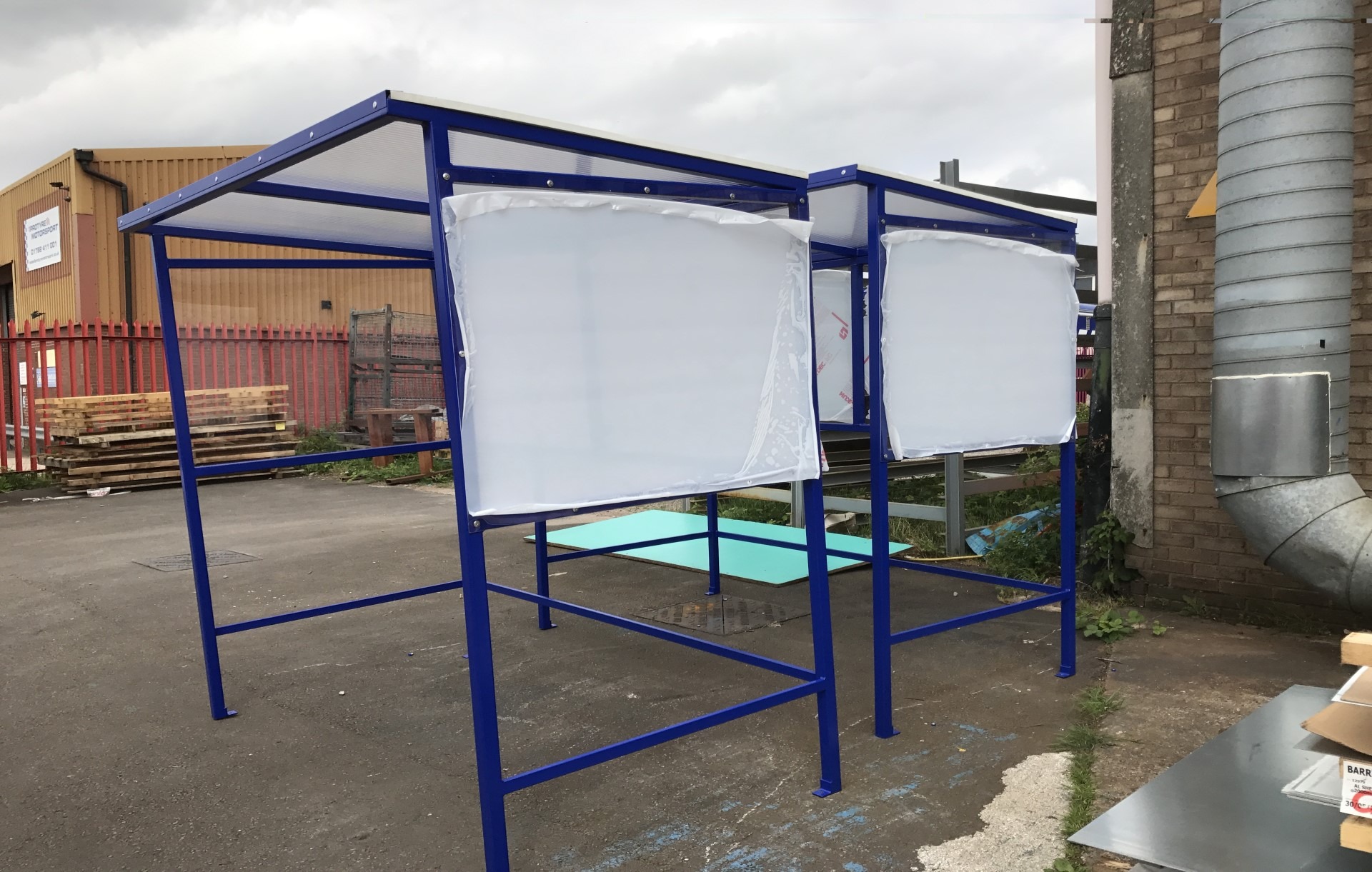 smoking_shelter